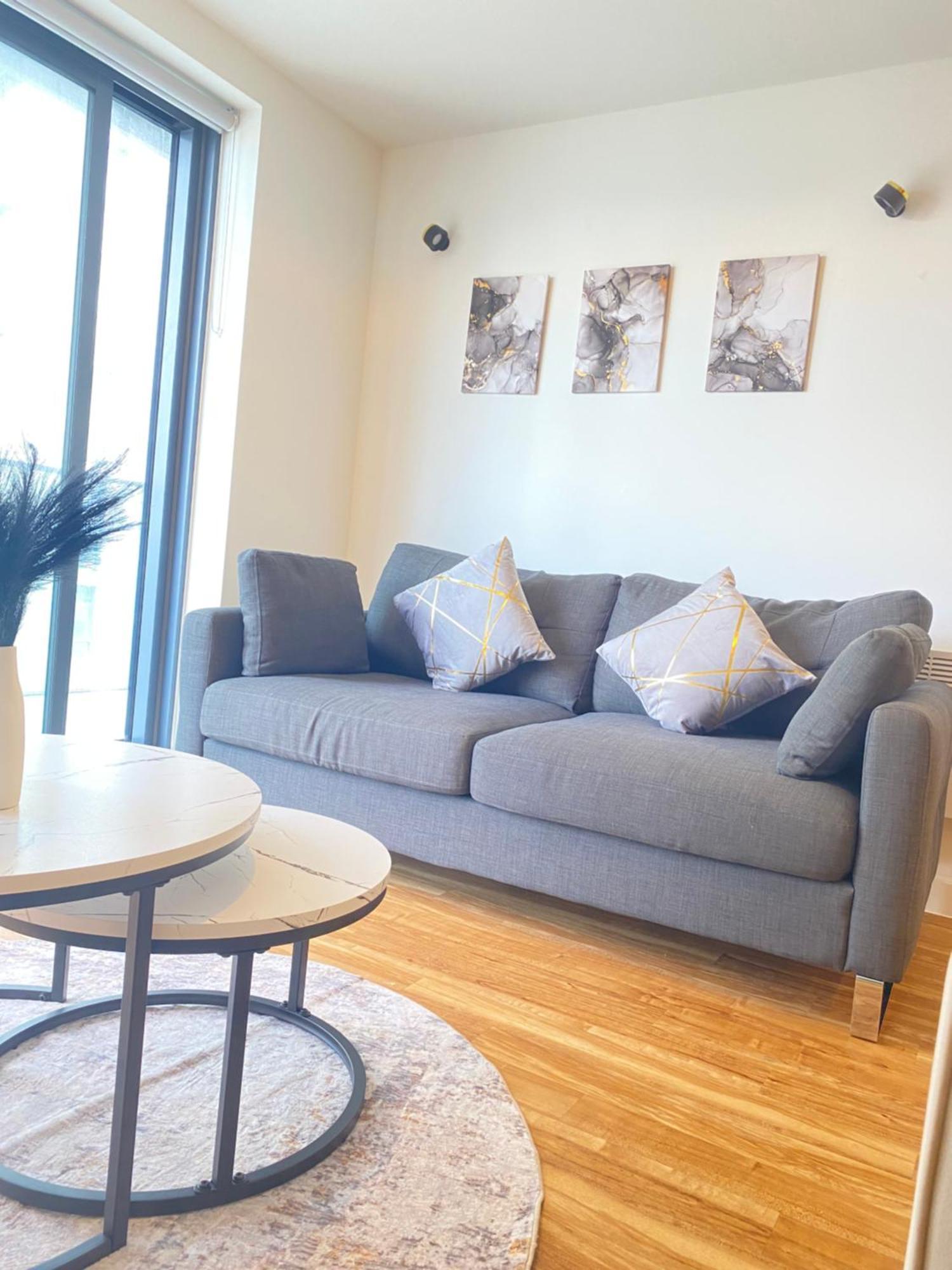 Apartamento Luxury 2-bed High-rise In With Parking Manchester
